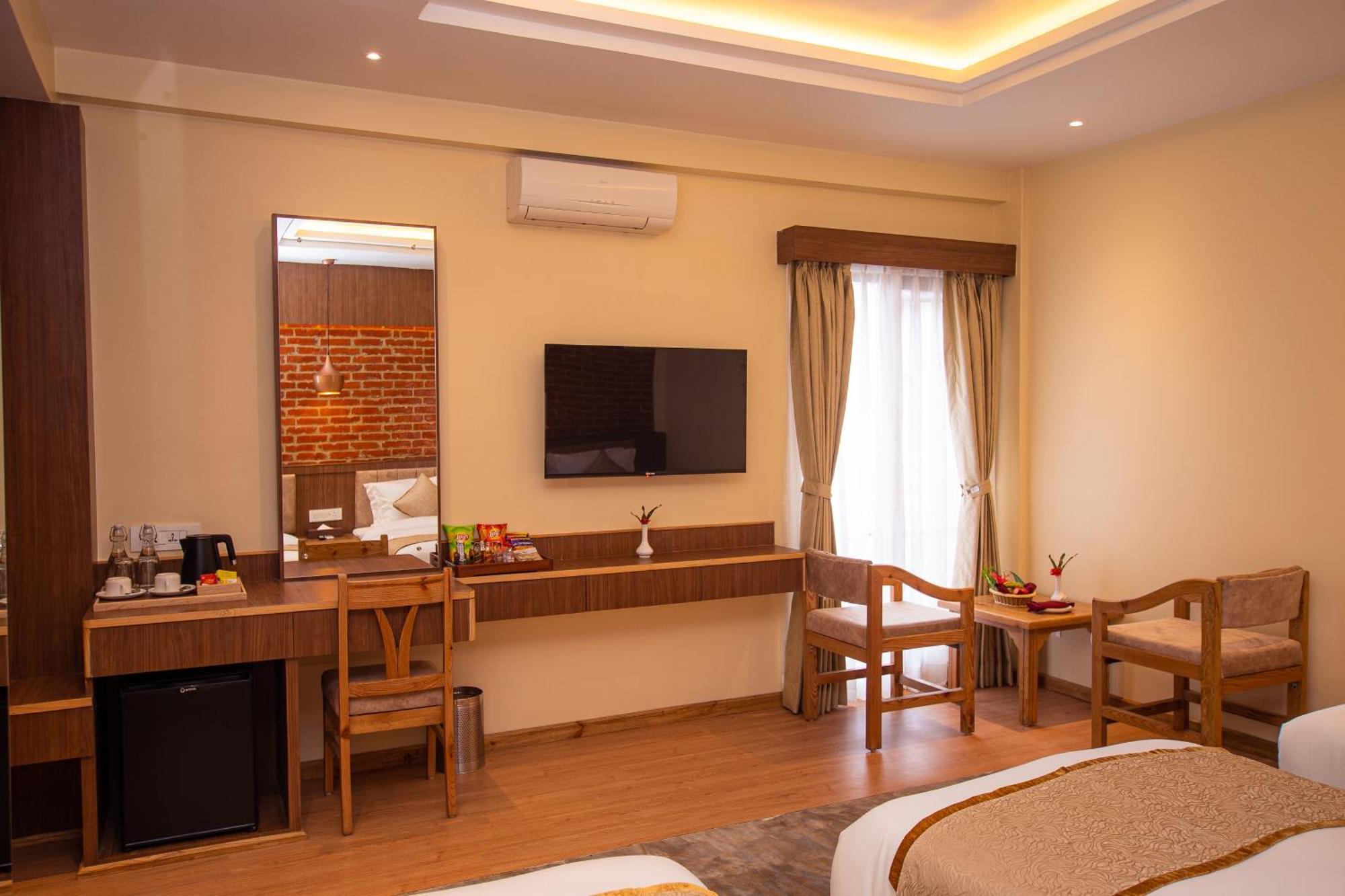 Temple Himalaya Hotel & Spa Pokhara Exterior foto