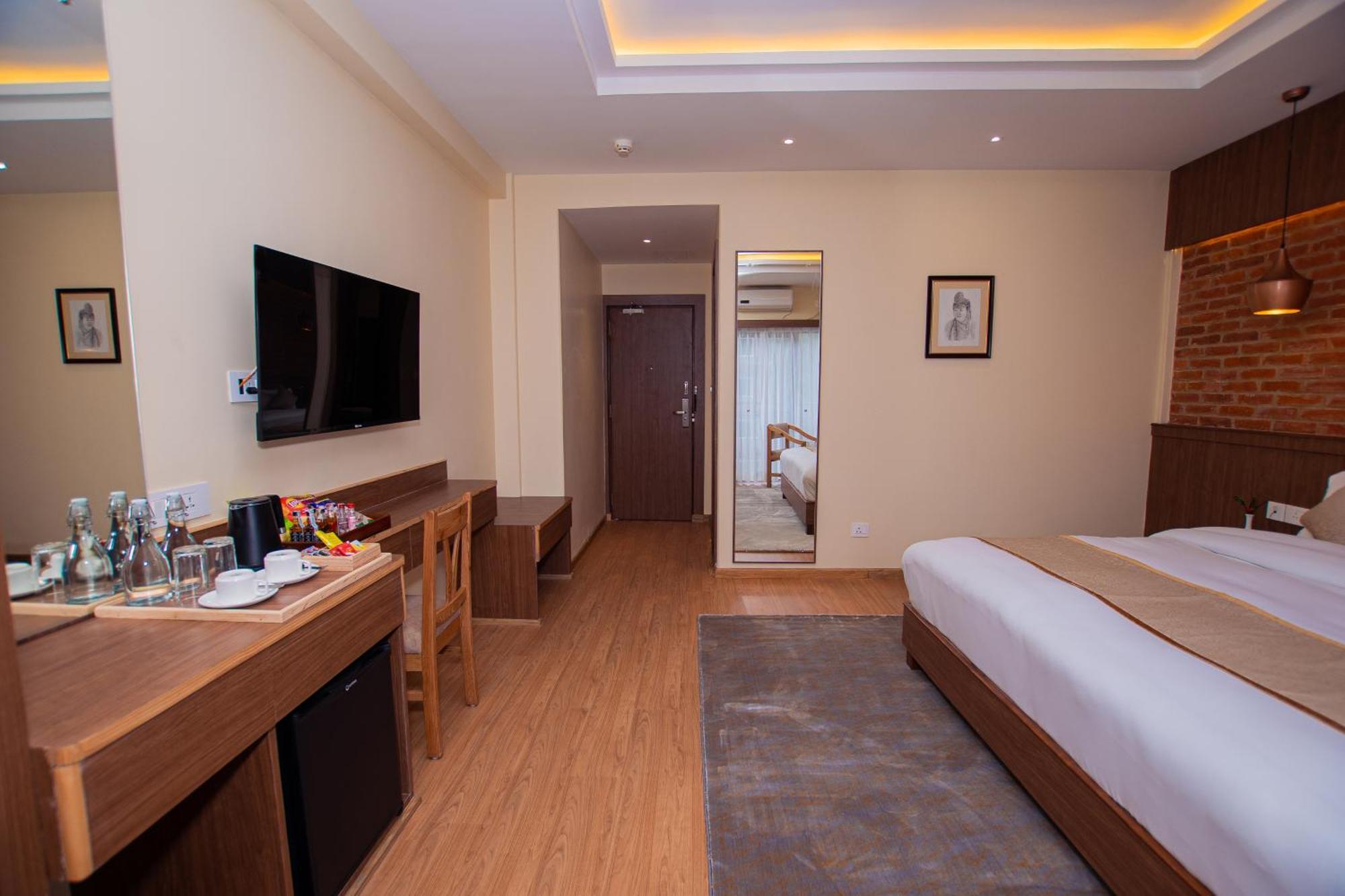 Temple Himalaya Hotel & Spa Pokhara Exterior foto