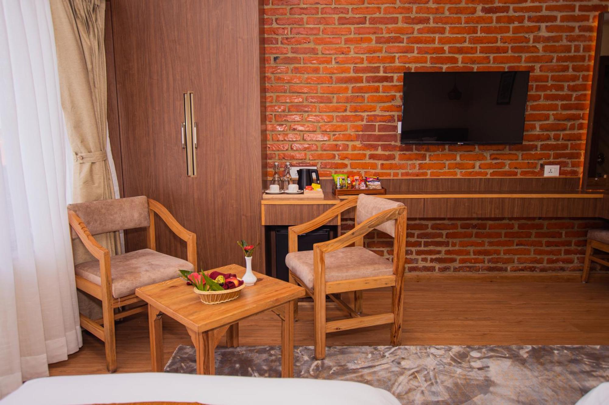 Temple Himalaya Hotel & Spa Pokhara Exterior foto