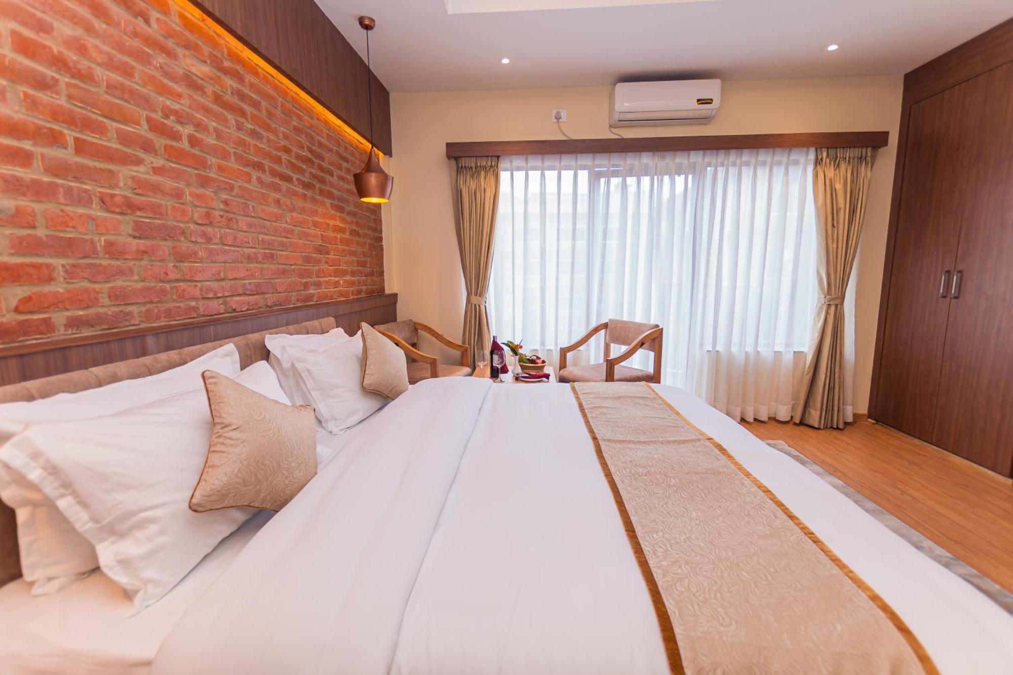 Temple Himalaya Hotel & Spa Pokhara Exterior foto
