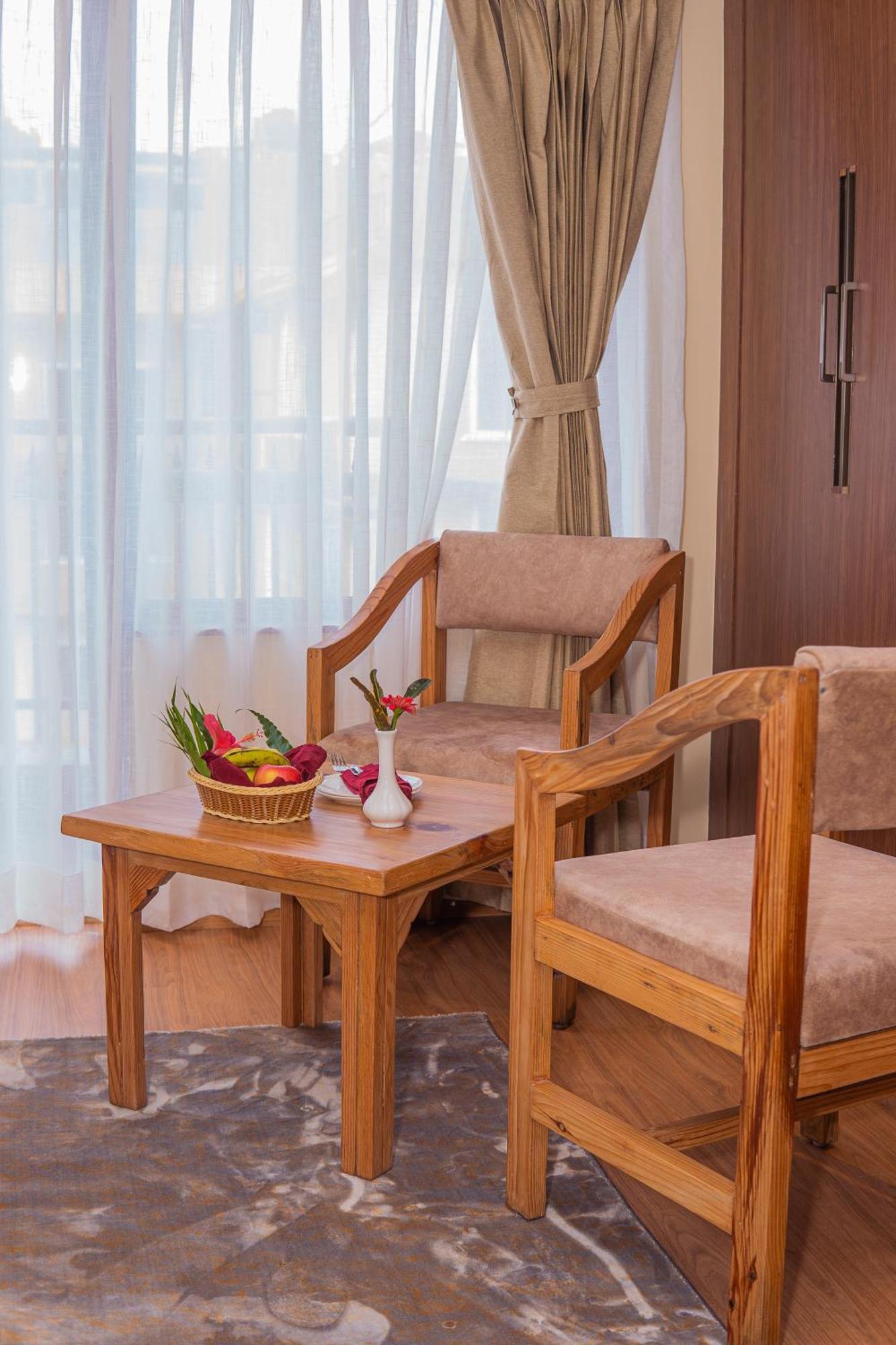 Temple Himalaya Hotel & Spa Pokhara Exterior foto