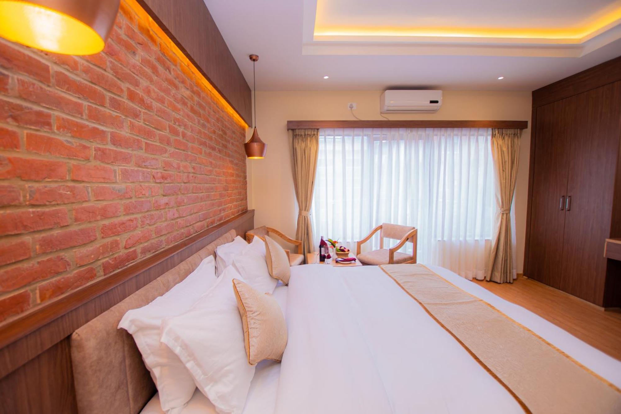 Temple Himalaya Hotel & Spa Pokhara Exterior foto