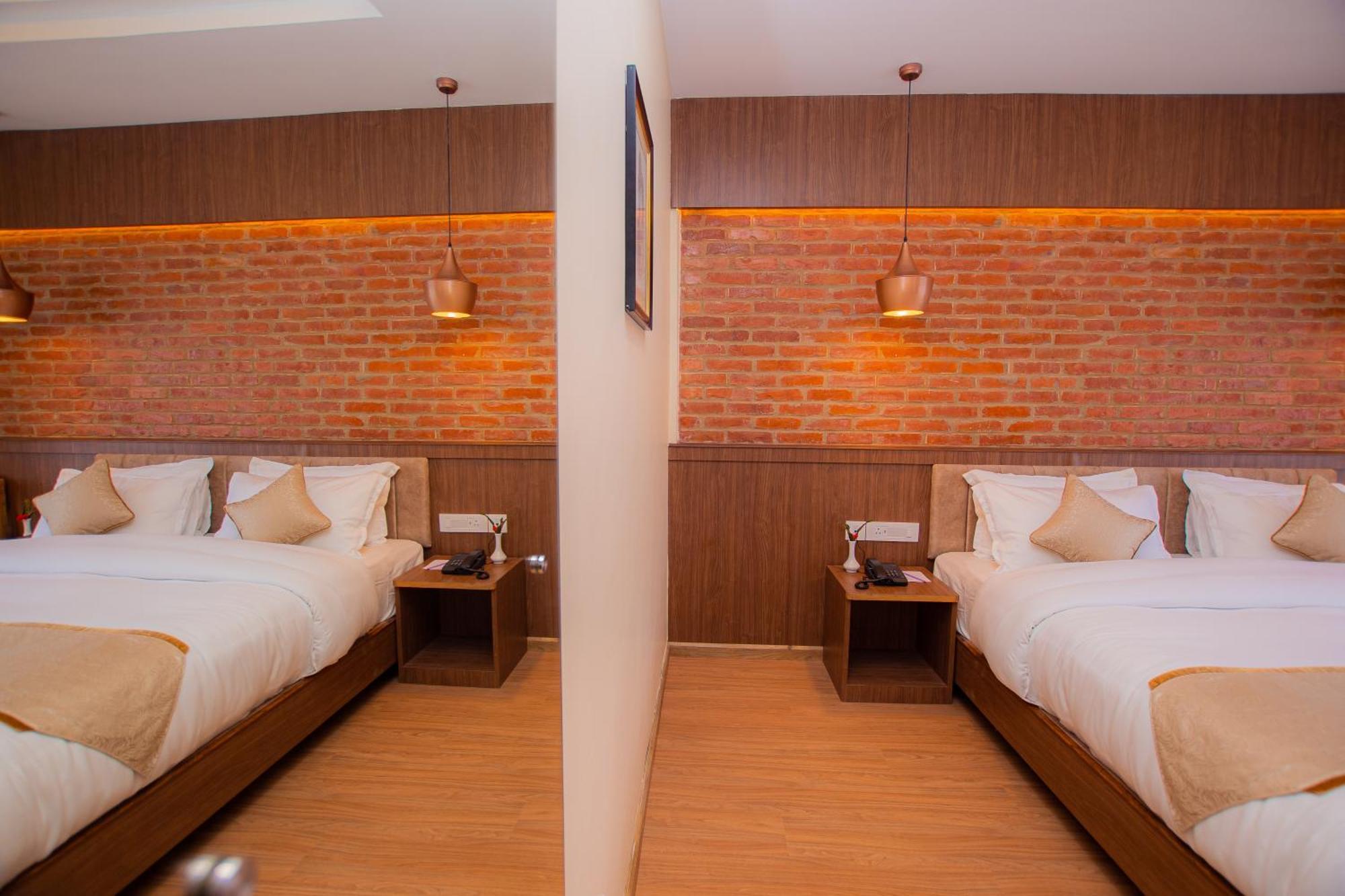 Temple Himalaya Hotel & Spa Pokhara Exterior foto