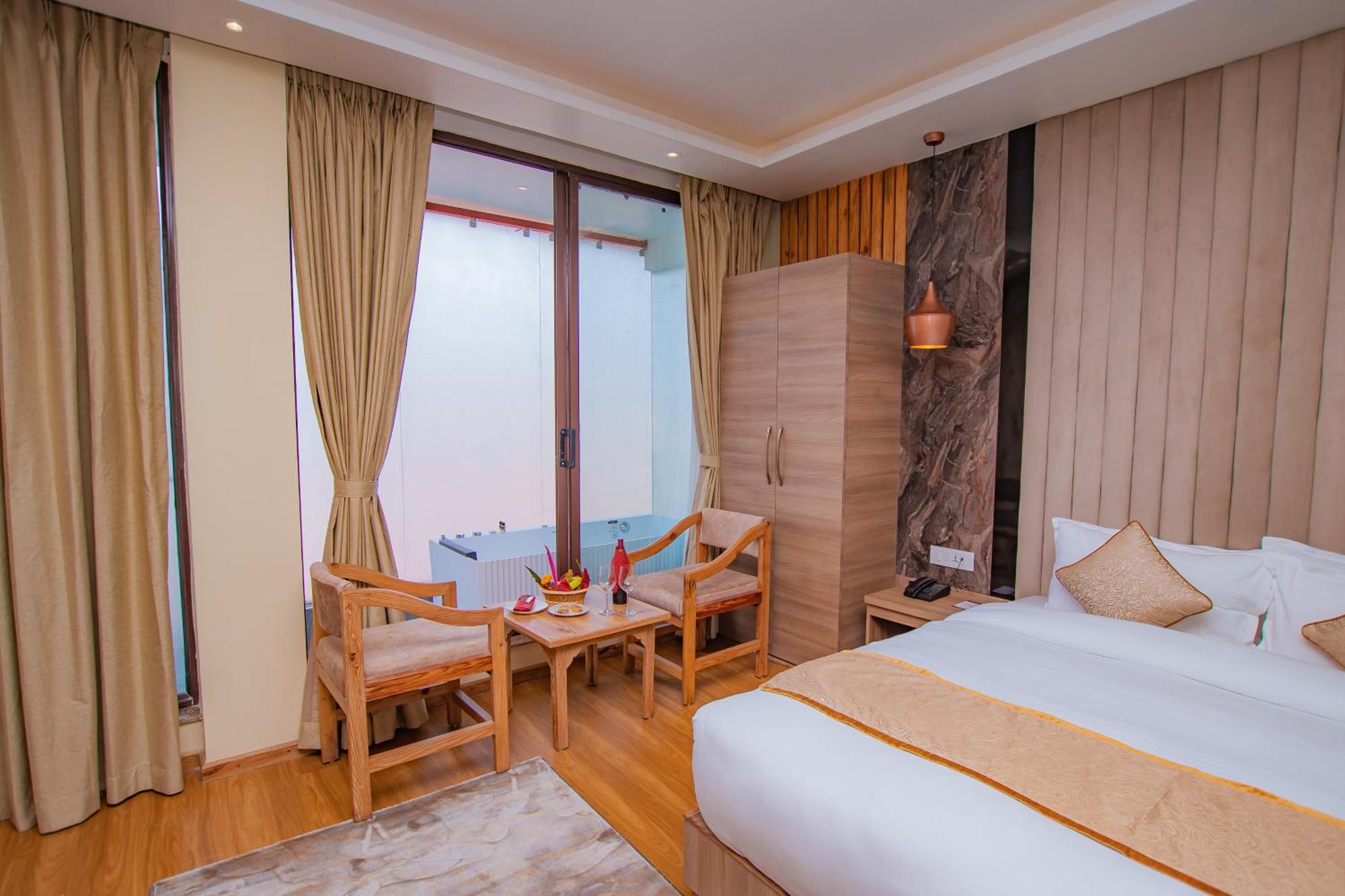 Temple Himalaya Hotel & Spa Pokhara Exterior foto