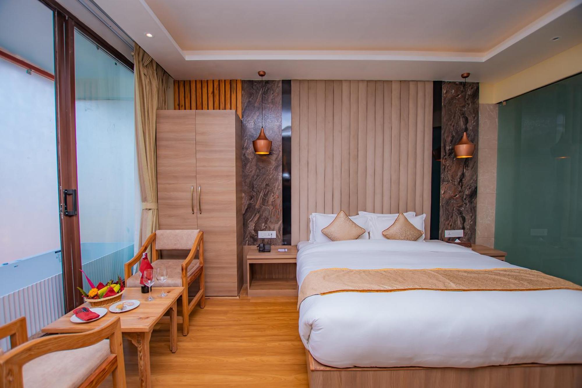 Temple Himalaya Hotel & Spa Pokhara Exterior foto