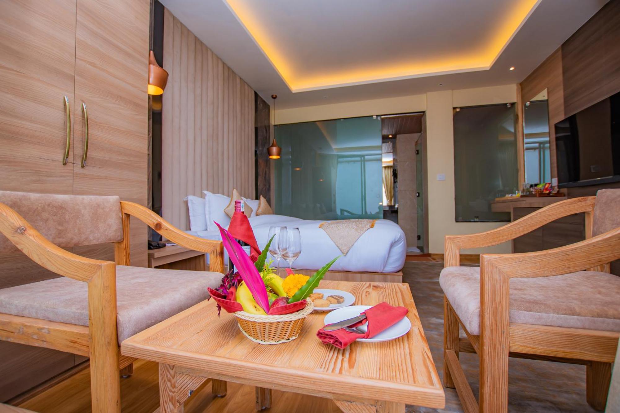 Temple Himalaya Hotel & Spa Pokhara Exterior foto