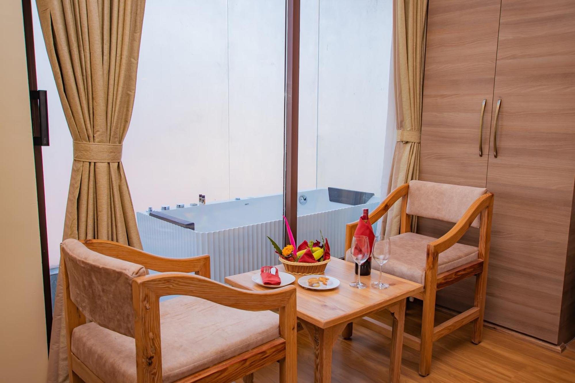 Temple Himalaya Hotel & Spa Pokhara Exterior foto