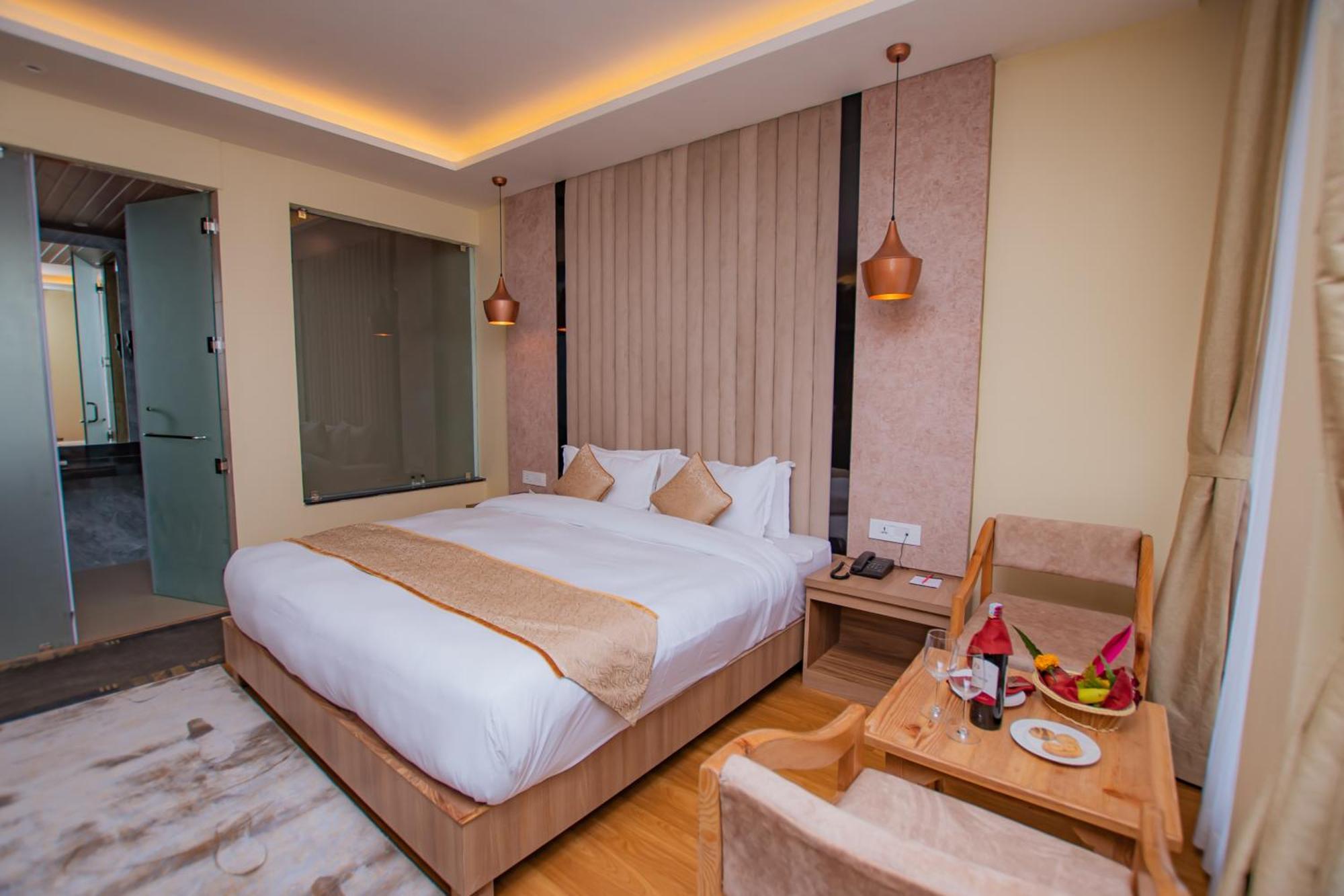 Temple Himalaya Hotel & Spa Pokhara Exterior foto